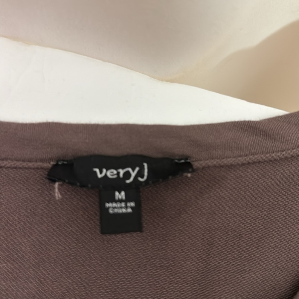 NWOT Very J Long Sleeved Top - Picture 4 of 4